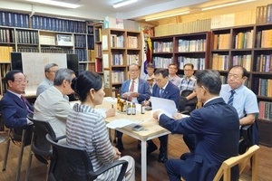 대성씨종중 회장단 성씨총련 사무실 방문